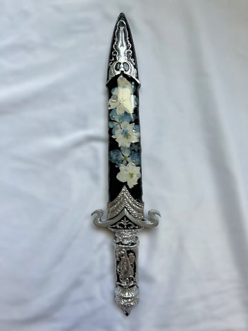 larkspur & hydrangea dagger