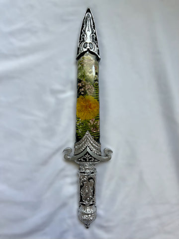 assorted pansy dagger